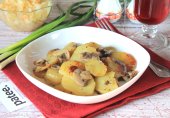 Картофель, запеченный с грибами в мультиварке