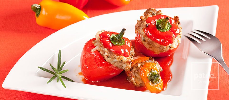 Фаршированный запеченный перец с помидорами рецепт с фото пошагово - paraskevat.ru