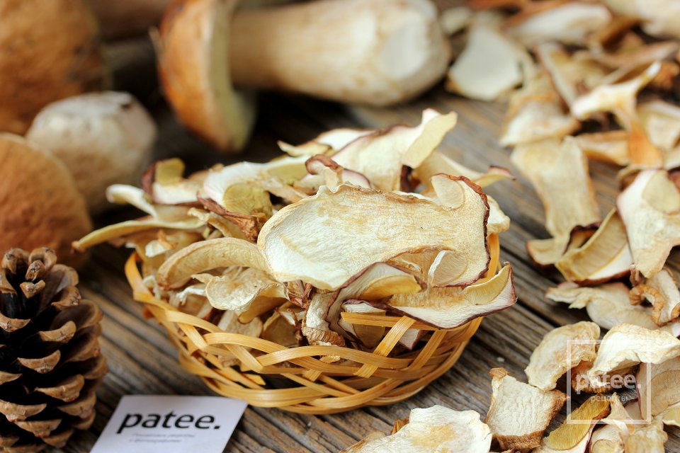 Сушеные белые грибы на зиму в духовке — рецепт с фото пошагово. Как сушить белые грибы в духовке?
