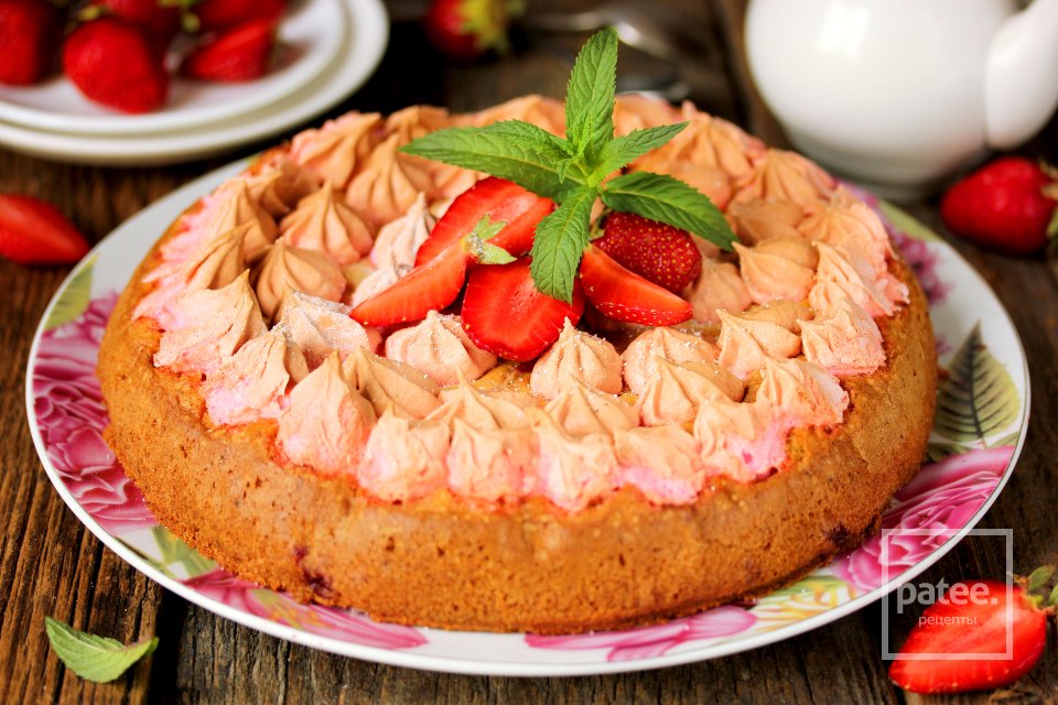 Праздничный пирог с фруктово-творожной начинкой