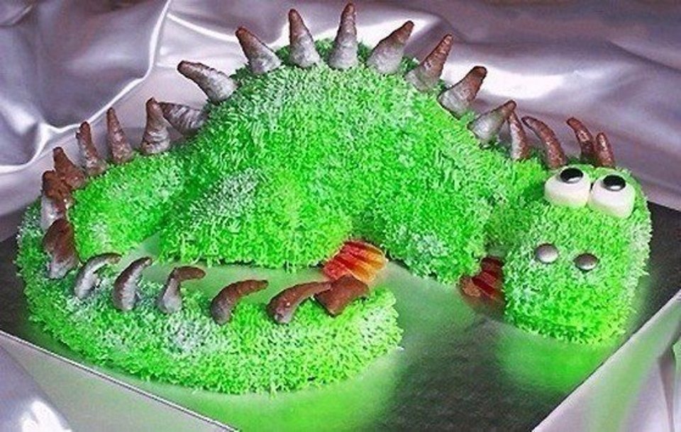 Как испечь торт в виде динозавра