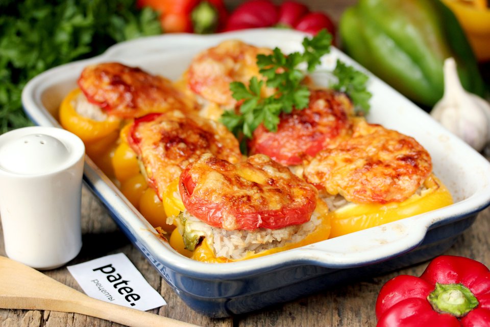 Фаршированные половинки перца под сыром на ужин – пошаговый рецепт приготовления с фото