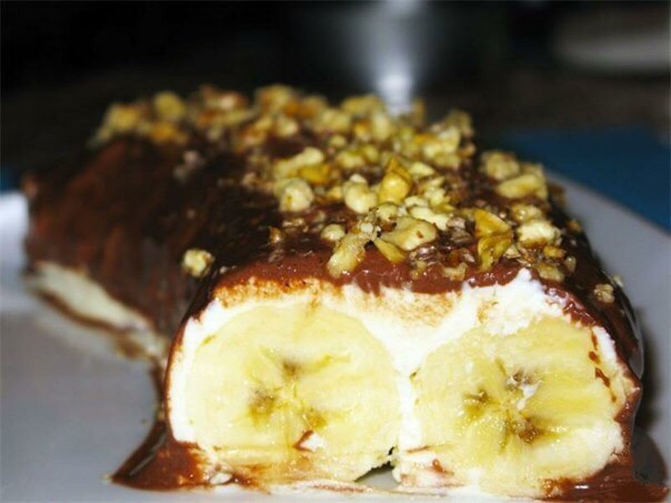 Десерт «Банан под шубой» с творогом