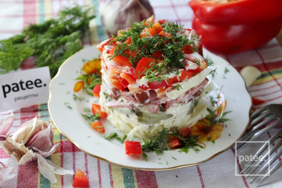 Салат с капустой и колбасой копченой рецепт пошаговый с фото