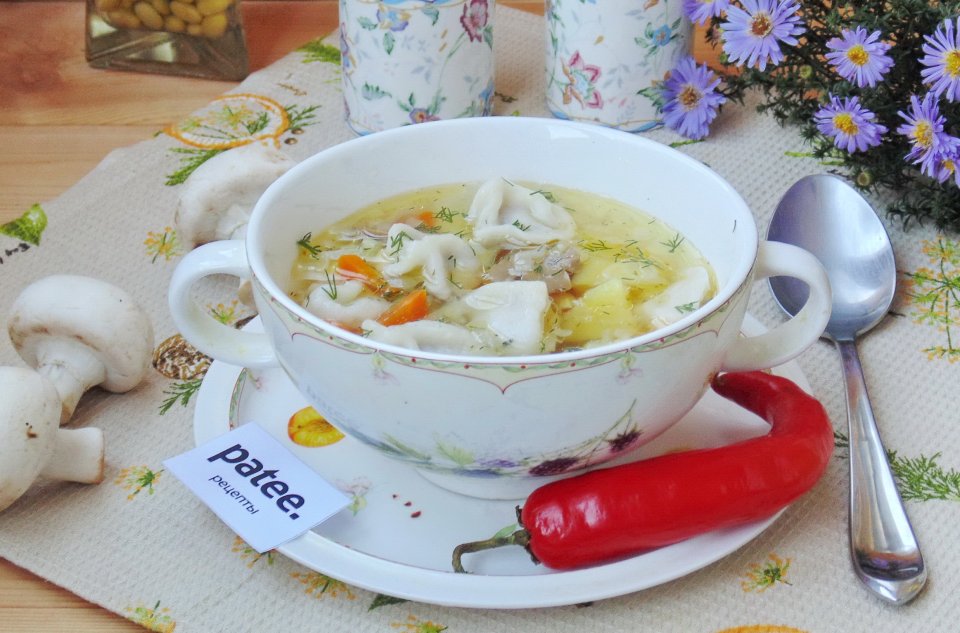 Суп с пельменями и картошкой — слишком вкусно, чтобы не приготовить