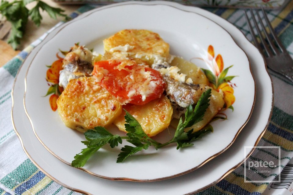 Судак, запеченный с овощами и картофелем – кулинарный рецепт