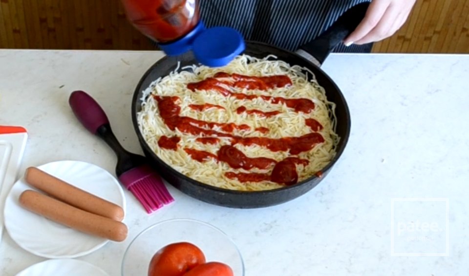 Пицца из лапши на сковороде