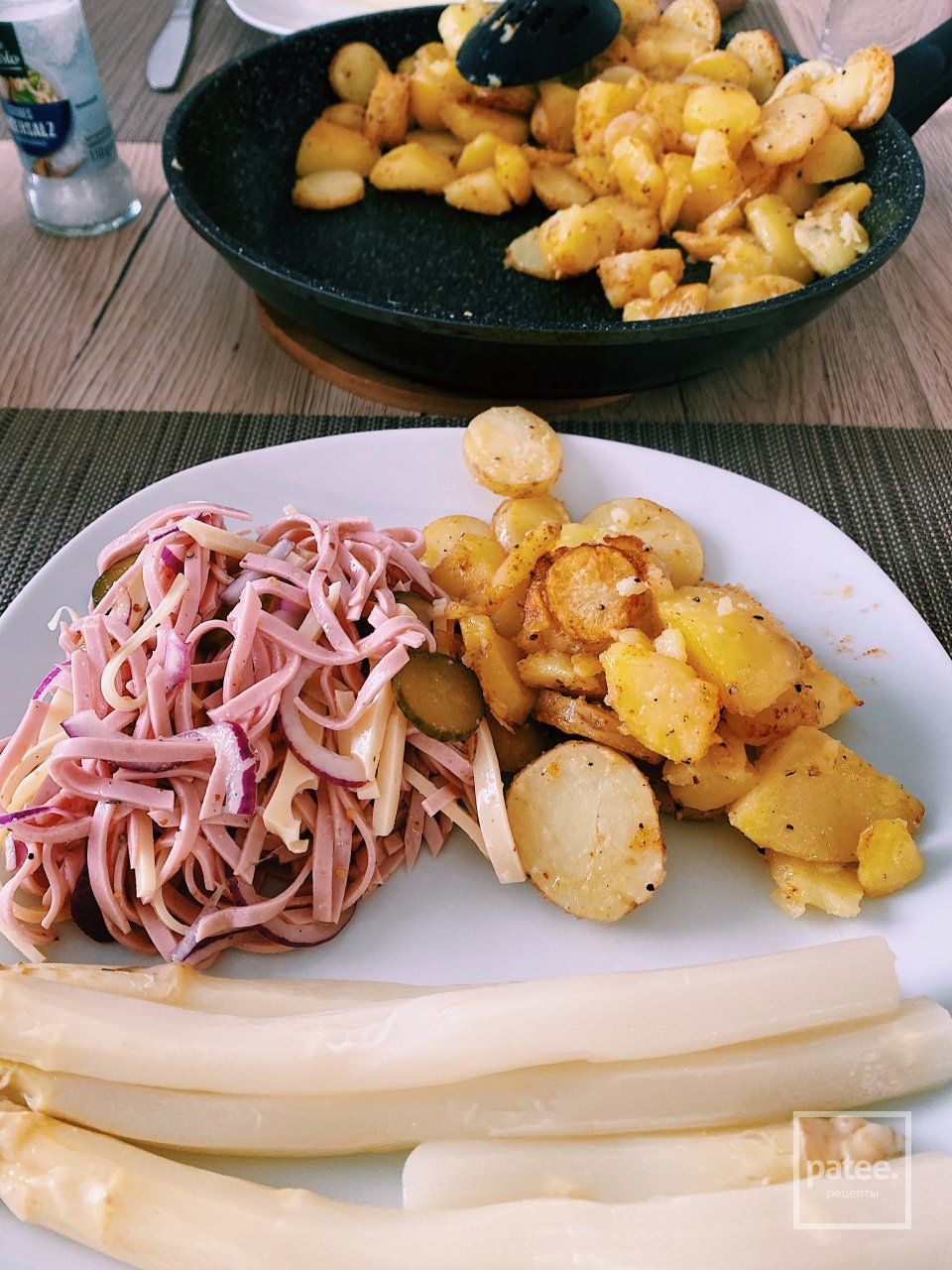 Баварский колбасный салат 🥗 - рецепт с фотографиями - Patee. Рецепты