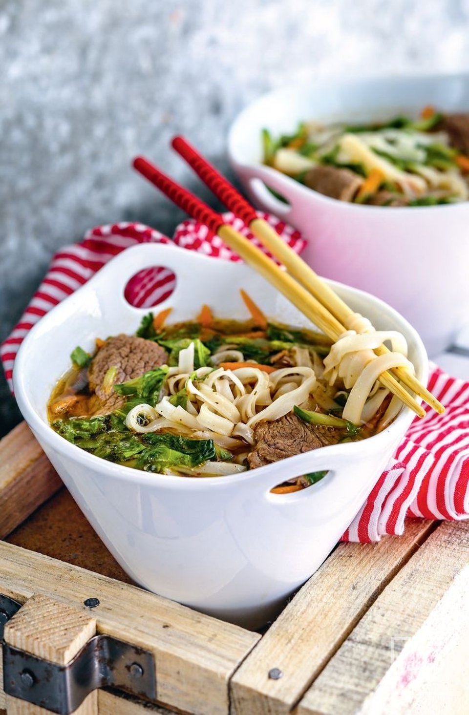 Вьетнамский суп с говядиной и лапшой 🍜 - рецепт с фотографиями - Patee.  Рецепты