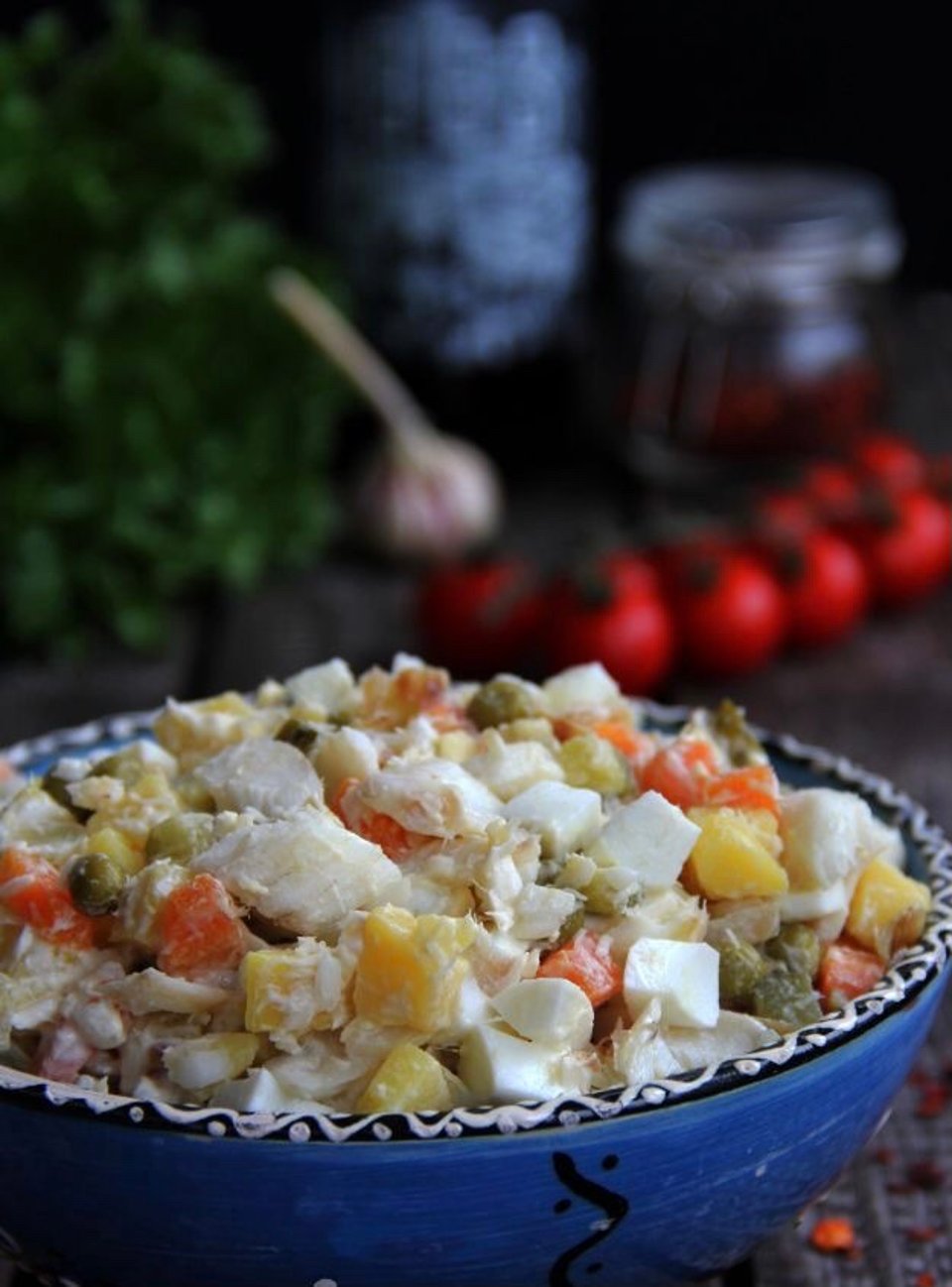 Салат из отварной трески с картошкой 🥗 - рецепт с фотографиями - Patee.  Рецепты