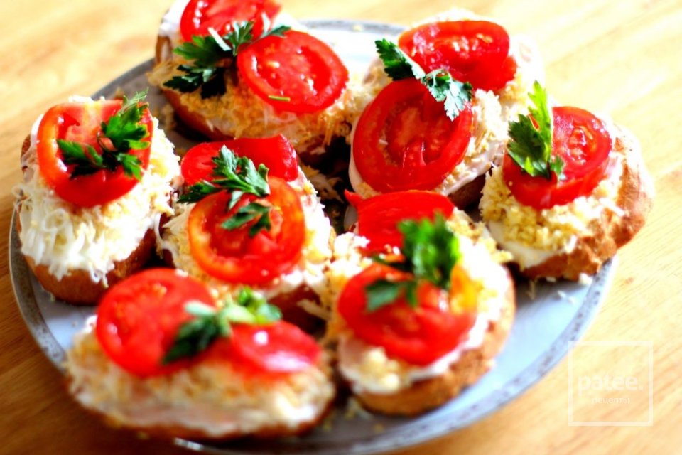 Бутерброды с икрой трески и помидором рецепт с фото, как приготовить на натяжныепотолкибрянск.рф
