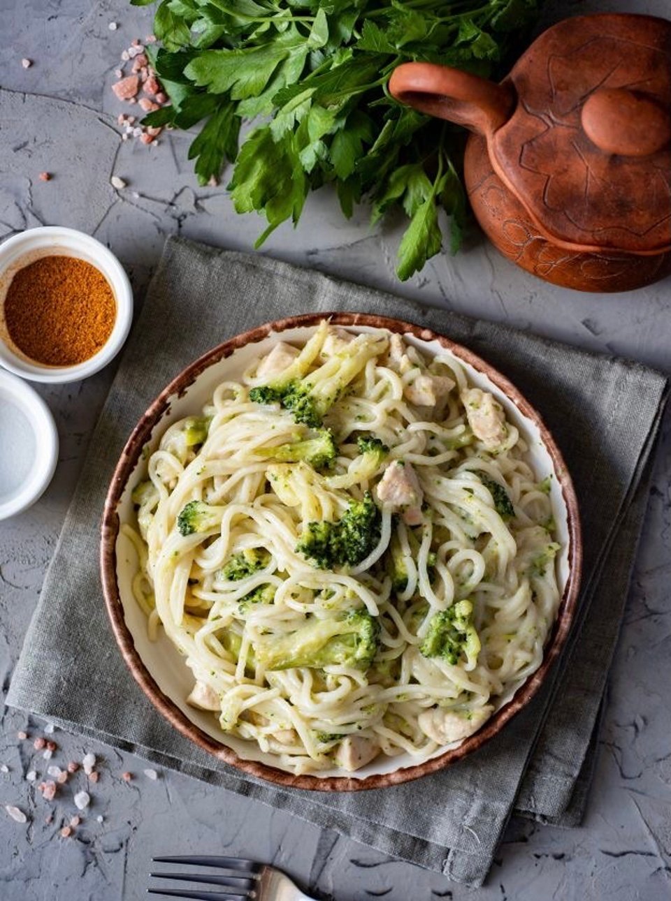 Спагетти с брокколи и курицей 🍝 - рецепт с фотографиями - Patee. Рецепты