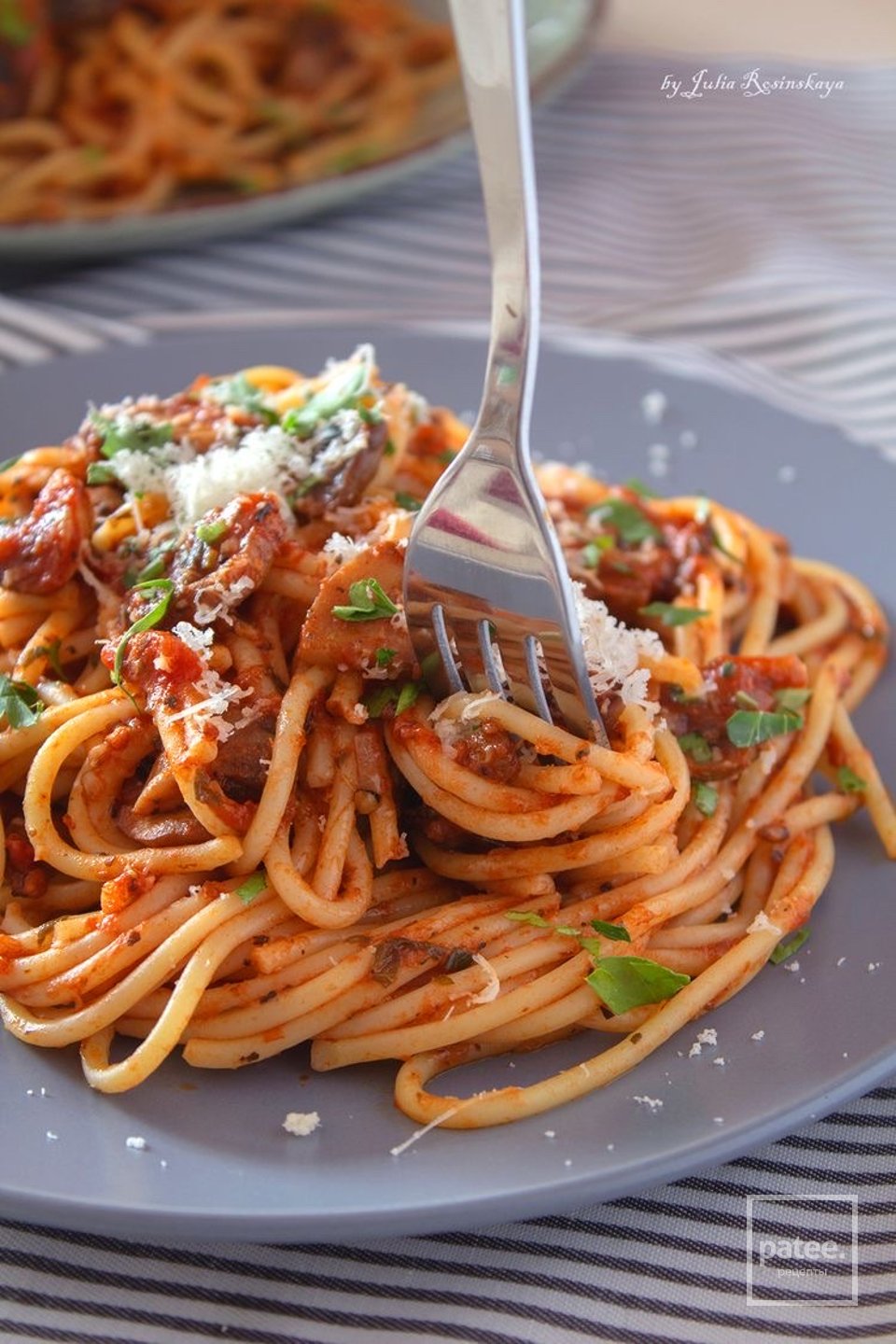 Паста с грибами и томатным соусом 🍝 - рецепт с фотографиями - Patee.  Рецепты