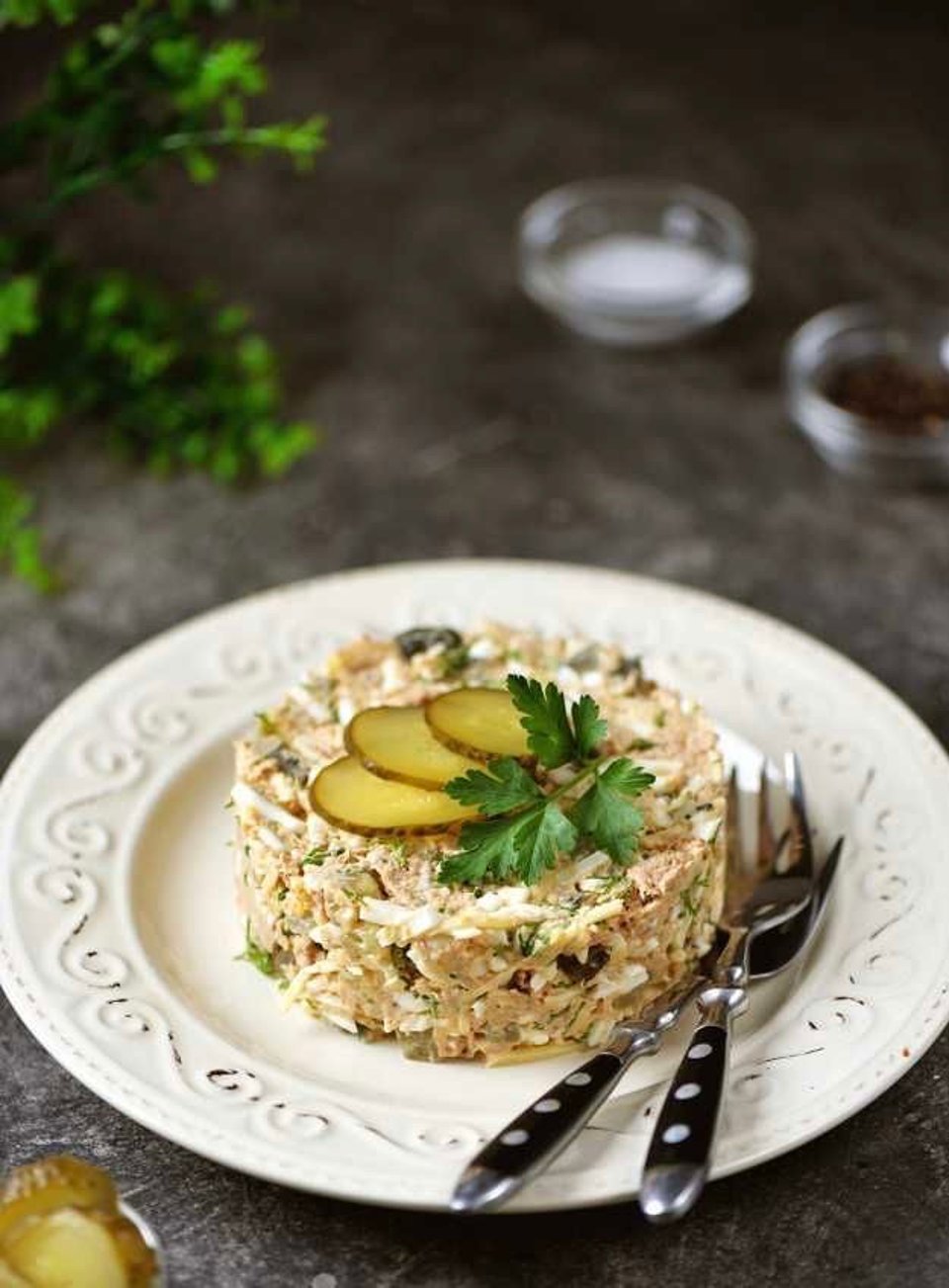 Салат с тунцом и соленым огурцом 🥗 - рецепт с фотографиями - Patee. Рецепты